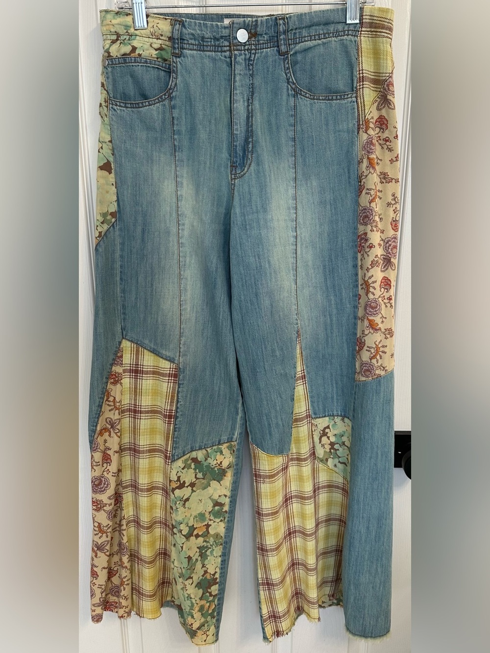 Anthropologie Pilcro Adi Mid-Rise Relaxed Flare Patchwork Jean Size 29 - Picture 5 of 6